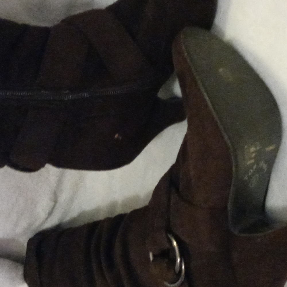 Boots - Picture 4 of 4